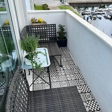 Apartment Takvaning Pa Strandpromenaden Med Havsutsikt *