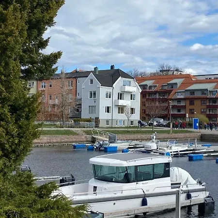Apartment Takvaning Pa Strandpromenaden Med Havsutsikt