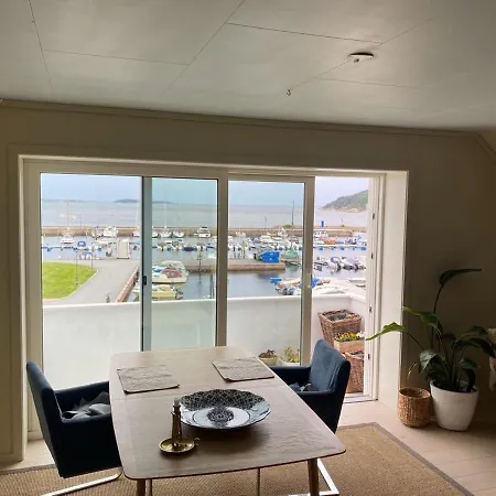 Takvaning Pa Strandpromenaden Med Havsutsikt Apartment
